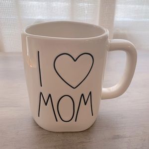 Rae Dunn I 🖤 MOM mug